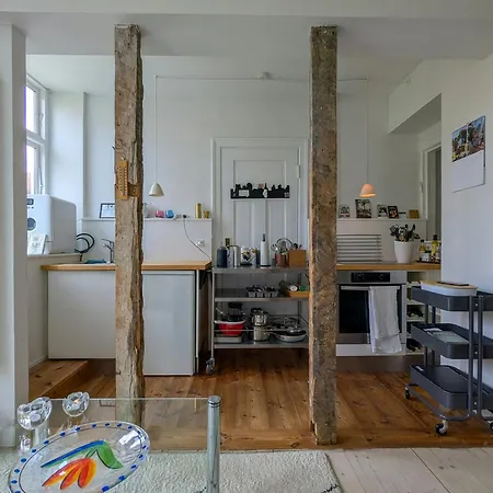 Historic Flat With Garden And French Balcony