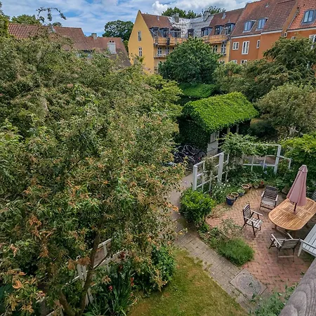 Historic Flat With Garden And French Balcony Apartment *