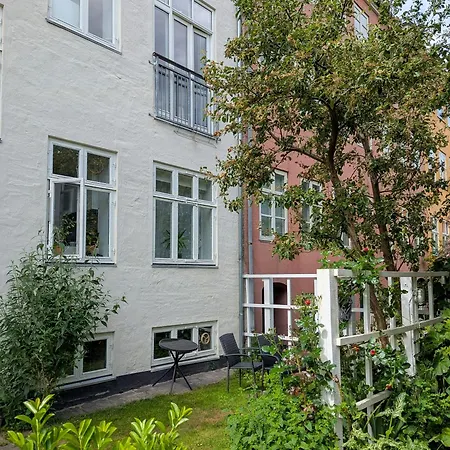 Historic Flat With Garden And French Balcony Apartment Copenhagen